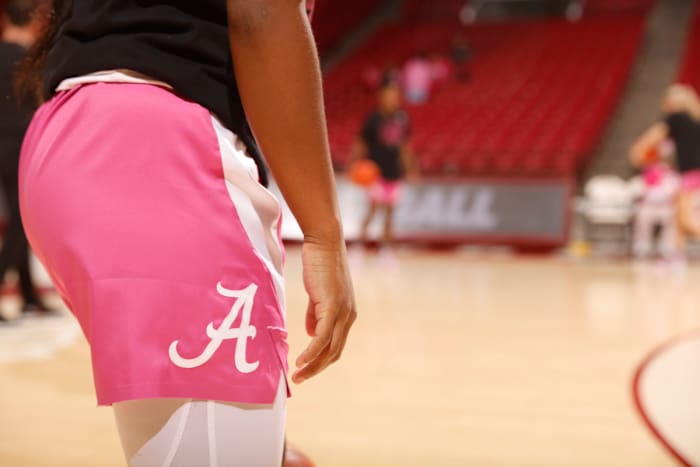 021322_WBB_Pink_Kentucky_JH7557